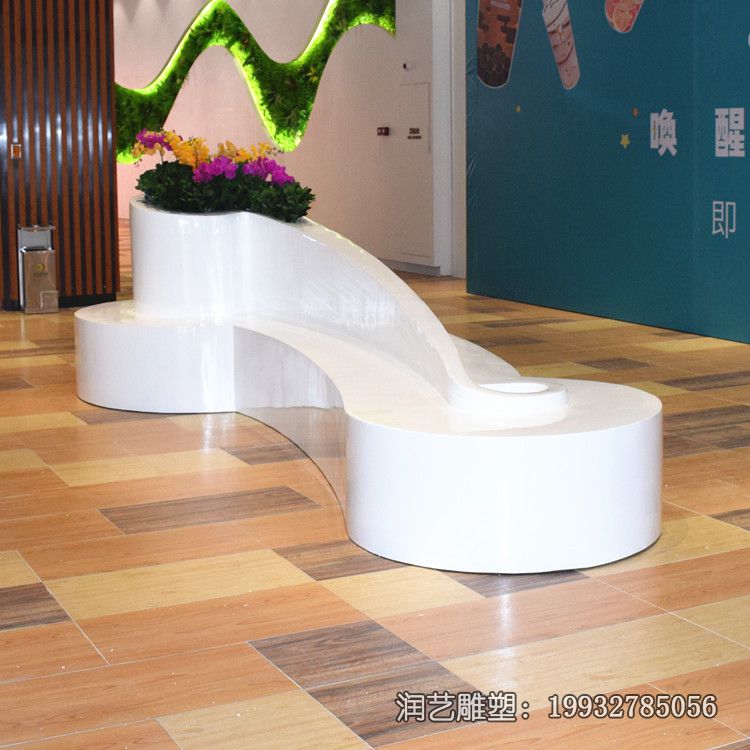 商场玻璃钢座椅景观雕塑 商场玻璃钢座椅景观雕塑