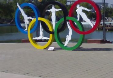 街道不锈钢五环景观雕塑