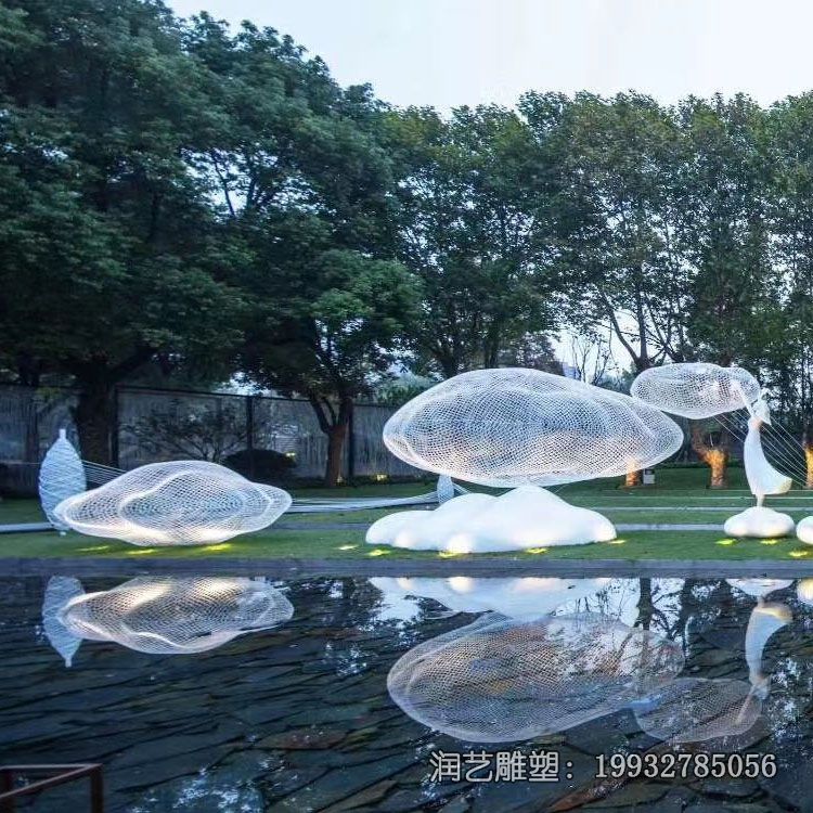 不锈钢镂空云朵雕塑 不锈钢镂空云朵雕塑