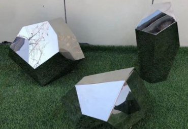 不锈钢石头景观雕塑