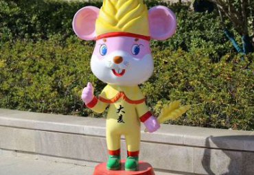 公园玻璃钢卡通老鼠雕塑