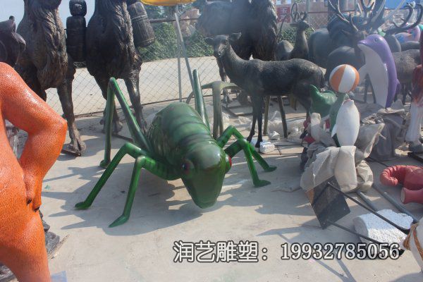 街道玻璃钢蝈蝈雕塑 街道玻璃钢蝈蝈雕塑