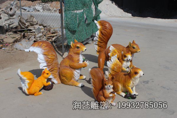 动物玻璃钢松鼠雕塑 动物玻璃钢松鼠雕塑