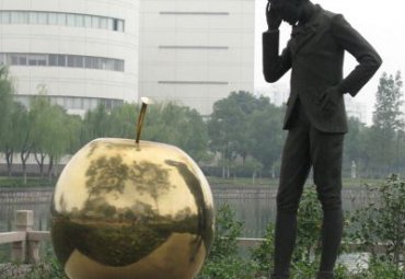 铜雕牛顿人物雕塑