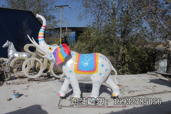 城市玻璃钢大象雕塑 城市玻璃钢大象雕塑