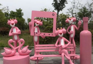 玻璃钢公园粉红豹雕塑