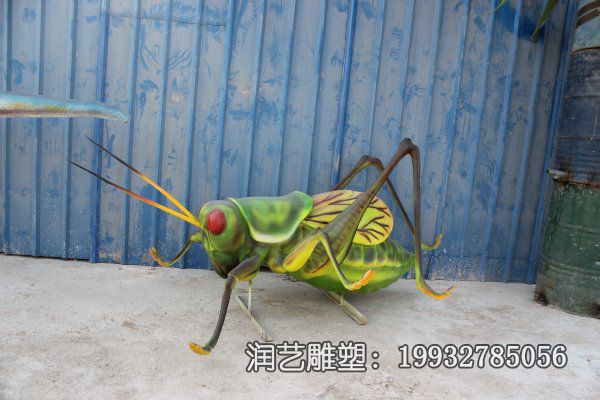 玻璃钢草坪蝈蝈动物雕塑 玻璃钢草坪蝈蝈动物雕塑