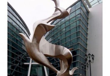 企业不锈钢鸽子雕塑