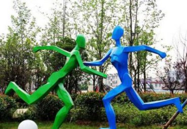 不锈钢公园踢球抽象雕塑