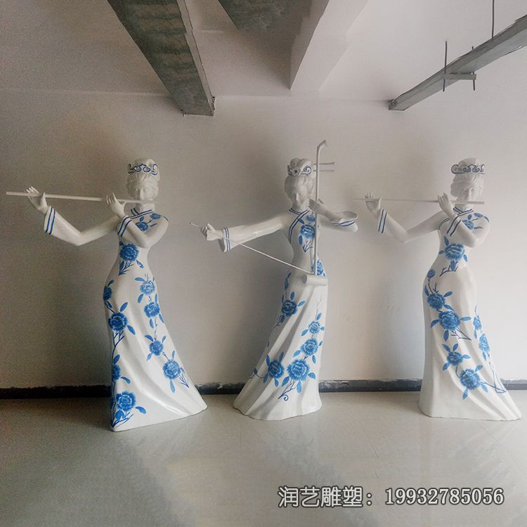 广场玻璃钢音乐人雕塑 广场玻璃钢音乐人雕塑