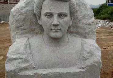 石雕居里夫人雕塑