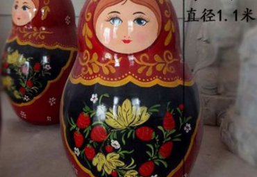 商场玻璃钢套娃景观雕塑
