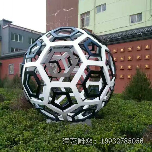 校园不锈钢景观足球雕塑 校园不锈钢景观足球雕塑