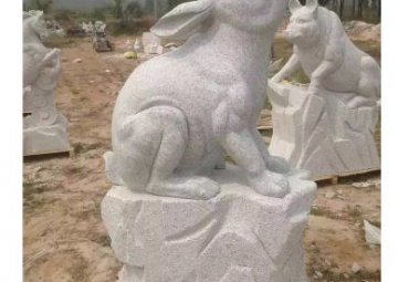公园兔子石雕雕塑