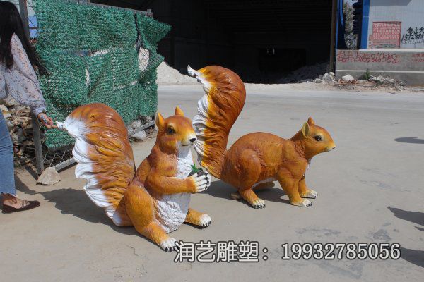 玻璃钢仿真动物松鼠雕塑 玻璃钢仿真动物松鼠雕塑