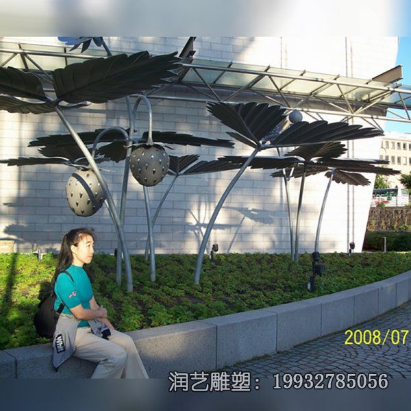 小区不锈钢草莓景观雕塑 小区不锈钢草莓景观雕塑