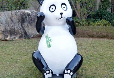 玻璃钢公园熊猫雕塑