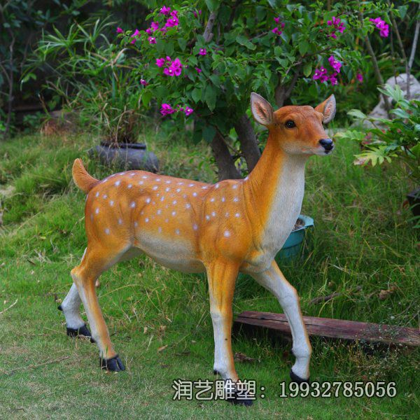 玻璃钢小区梅花鹿雕塑 玻璃钢小区梅花鹿雕塑