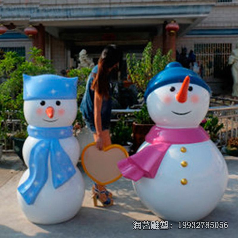户外玻璃钢雪人雕塑 户外玻璃钢雪人雕塑