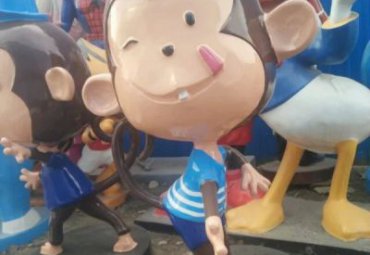 玻璃钢商场猴子雕塑