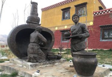 铜雕店小二雕塑