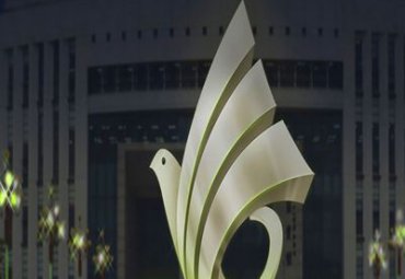 不锈钢广场抽象鸽子雕塑