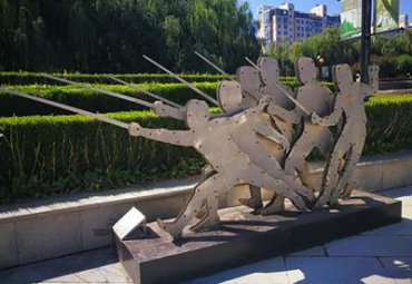 不锈钢街道击剑抽象雕塑