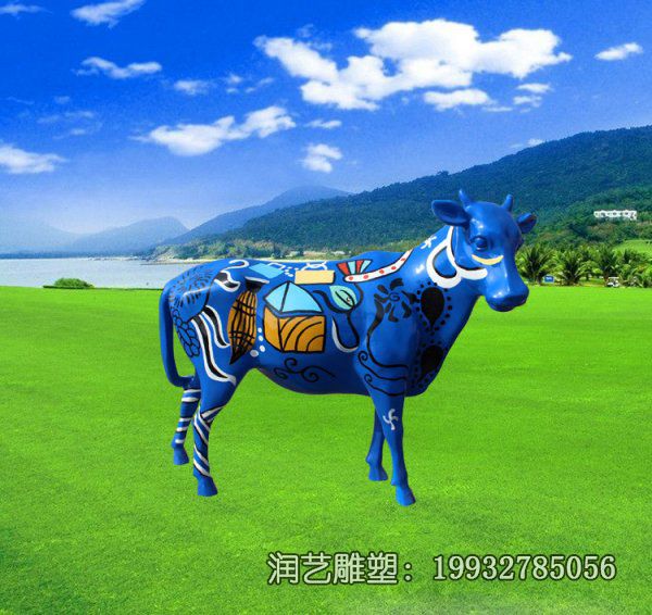 小区玻璃钢牛雕塑 小区玻璃钢牛雕塑
