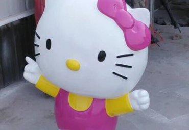 街道玻璃钢卡通kt猫雕塑