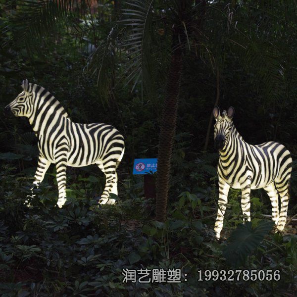 小区玻璃钢动物斑马雕塑 小区玻璃钢动物斑马雕塑