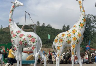 玻璃钢景区长颈鹿雕塑