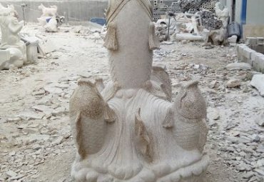 石雕鱼公园雕塑