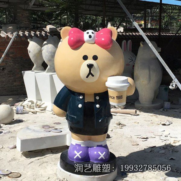 街道玻璃钢布朗熊卡通雕塑 街道玻璃钢布朗熊卡通雕塑