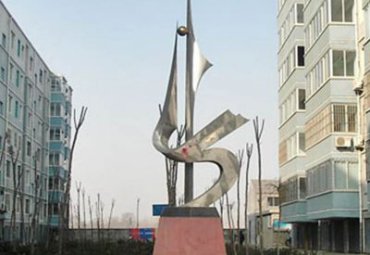 校园不锈钢景观辉煌雕塑