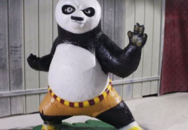 城市玻璃钢功夫熊猫卡通雕塑
