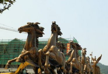 广场铜雕阿波罗战车雕塑