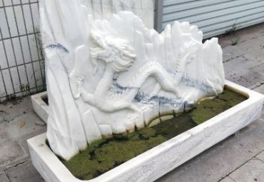 石雕公园水池雕塑