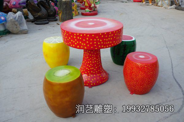 玻璃钢城市桌凳景观雕塑 玻璃钢城市桌凳景观雕塑