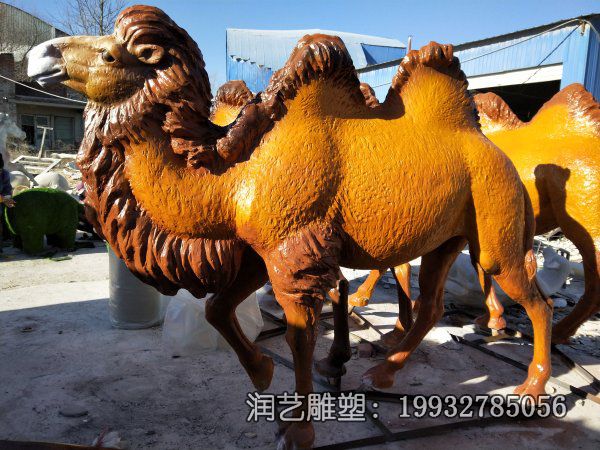 城市动物玻璃钢骆驼雕塑 城市动物玻璃钢骆驼雕塑