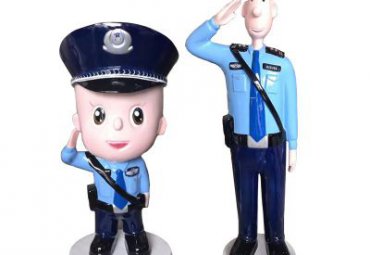 玻璃钢商业街大头儿子和小头爸爸雕塑