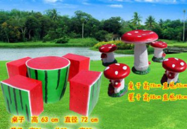 户外玻璃钢桌凳雕塑