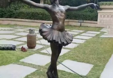 铜雕跳舞人物雕塑