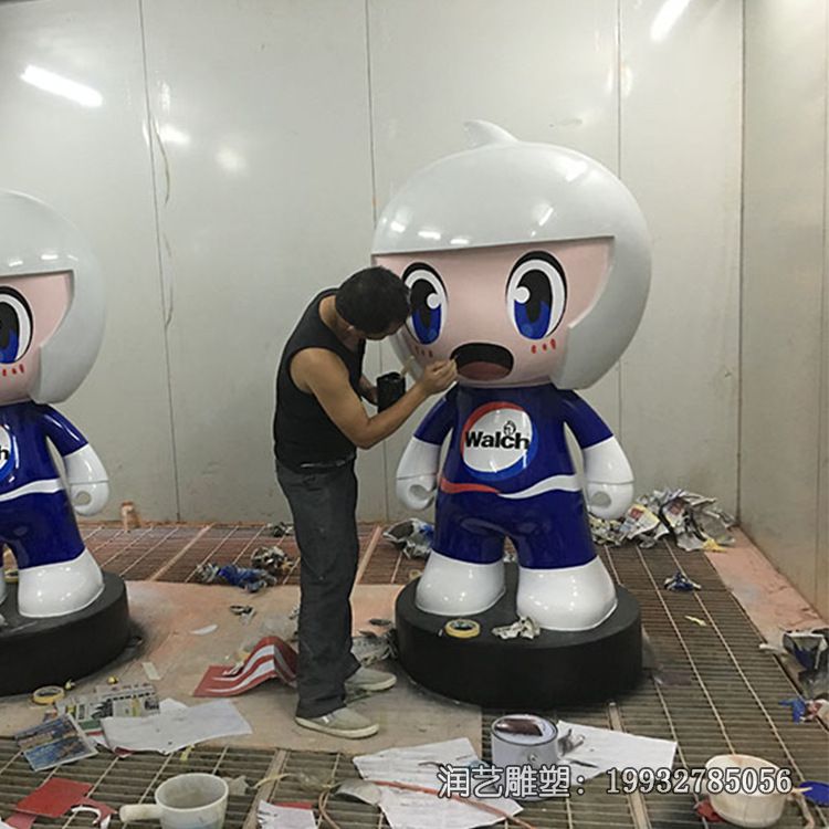 户外玻璃钢公仔卡通雕塑 户外玻璃钢公仔卡通雕塑