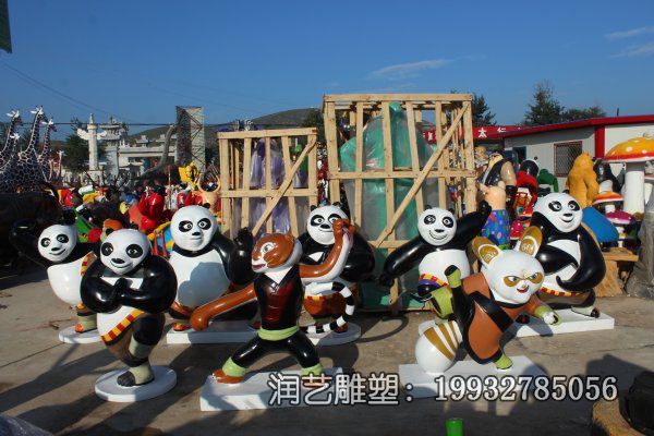 街道玻璃钢功夫熊猫卡通雕塑 街道玻璃钢功夫熊猫卡通雕塑