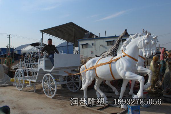 景区玻璃钢马车景观雕塑 景区玻璃钢马车景观雕塑