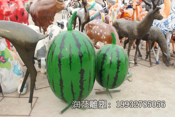 城市景观玻璃钢西瓜雕塑 城市景观玻璃钢西瓜雕塑