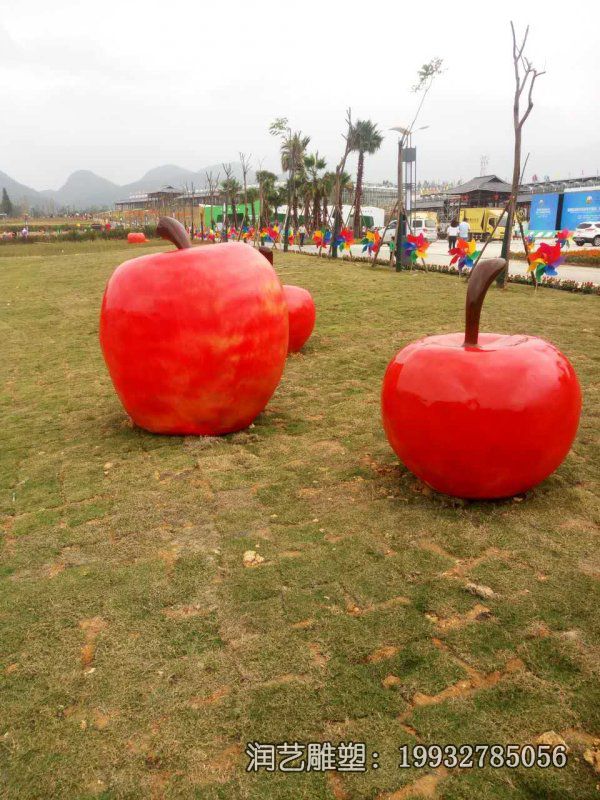 草坪玻璃钢苹果雕塑 草坪玻璃钢苹果雕塑