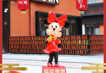 城市玻璃钢米妮雕塑