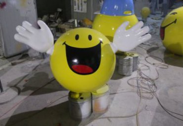 玻璃钢园林笑脸景观雕塑