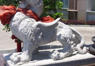石雕独角兽雕塑